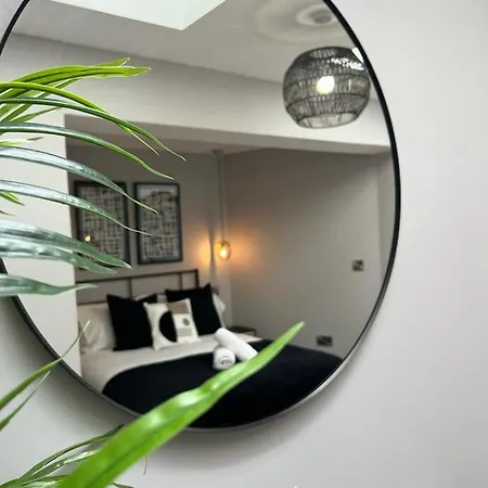 Central Belfast Modern Apartment Great Location Free Parking Exterior photo