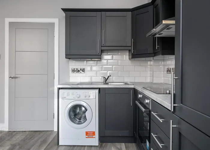 Central Belfast Modern Apartment Great Location Free Parking